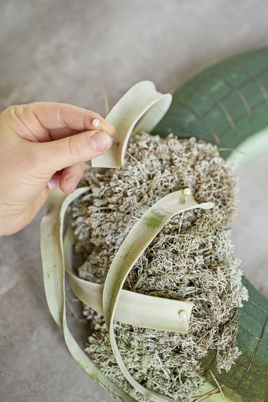 OASIS® ECObase® Wreath (wire cage) OASIS® Floral Products