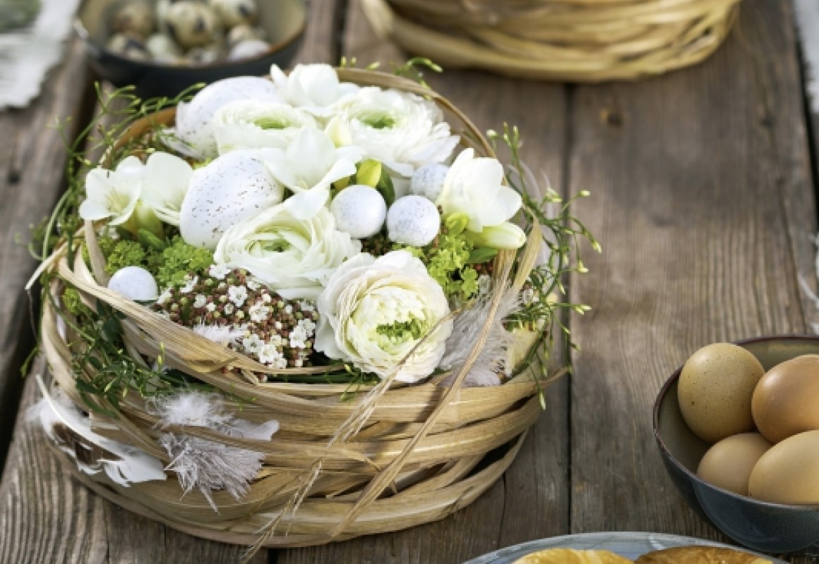 Easter table decoration