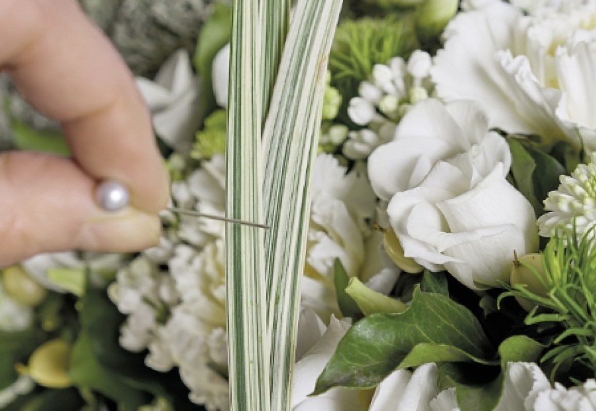 urn decoration OASIS® Floral Products